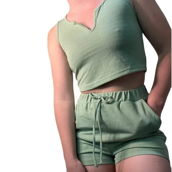 2 Piece SHEIN Shorts & Crop Top Set - size XS - Picture 1 of 7